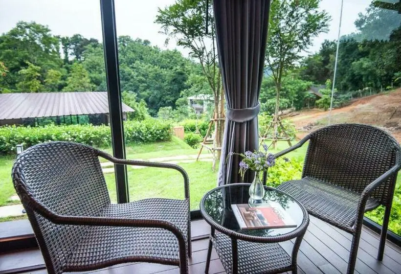 スタンダードバンガロー, Huaysompoi Valley Nan
