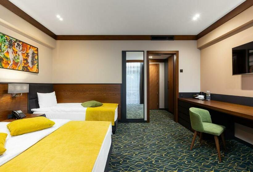 اتاق راحتی سه تخته, ведмежа гора Panorama Spa Resort