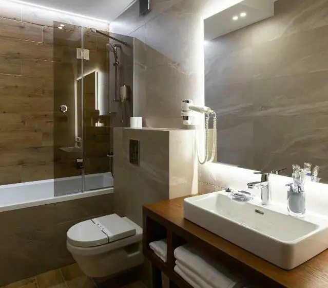 山の見えるジュニアスイート, ведмежа гора Panorama Spa Resort