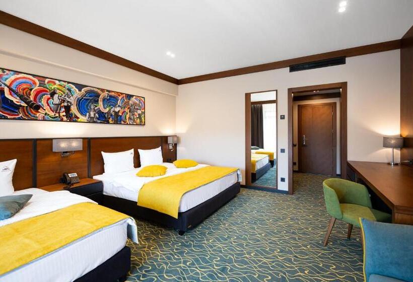 اتاق استاندارد سه نفره, ведмежа гора Panorama Spa Resort