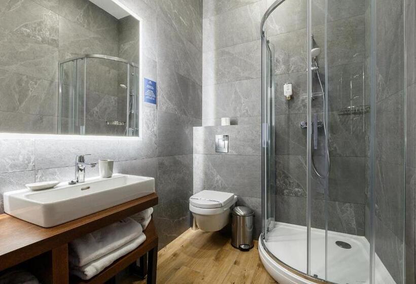 اتاق استاندارد سه نفره, ведмежа гора Panorama Spa Resort