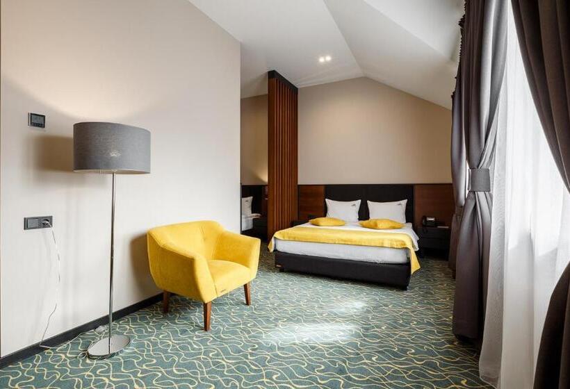 اتاق استاندارد سه نفره, ведмежа гора Panorama Spa Resort