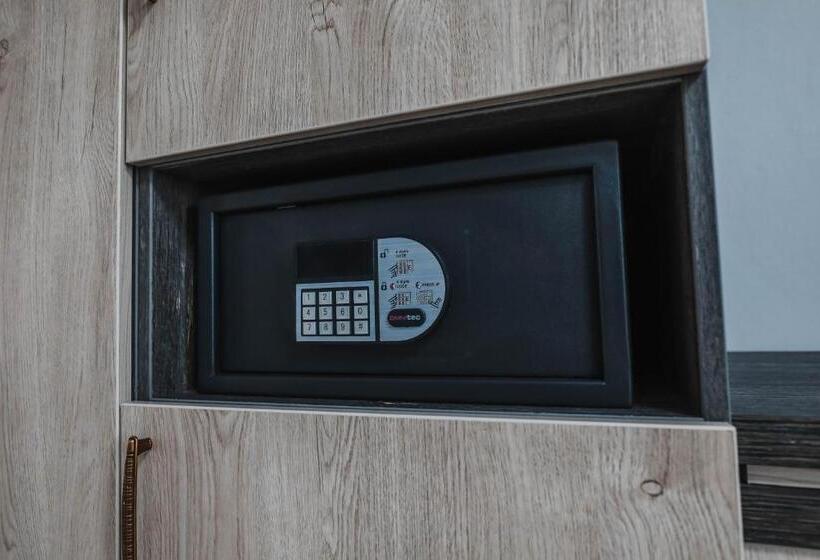 اتاق استاندارد, Infinity Plaza Block 1