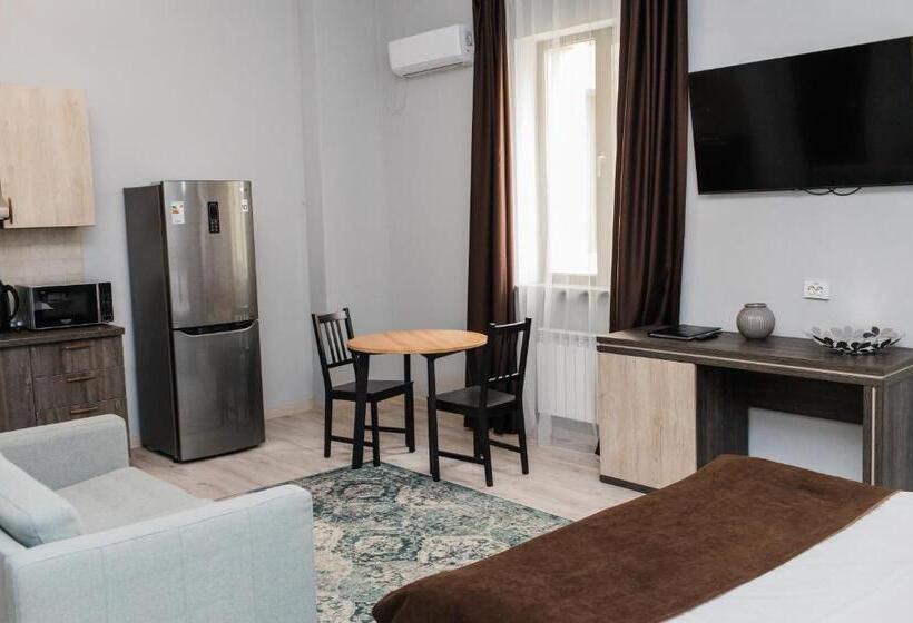 استودیوی استاندارد, Infinity Plaza Block 1