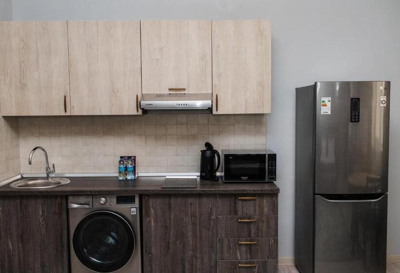 استودیوی استاندارد, Infinity Plaza Block 1