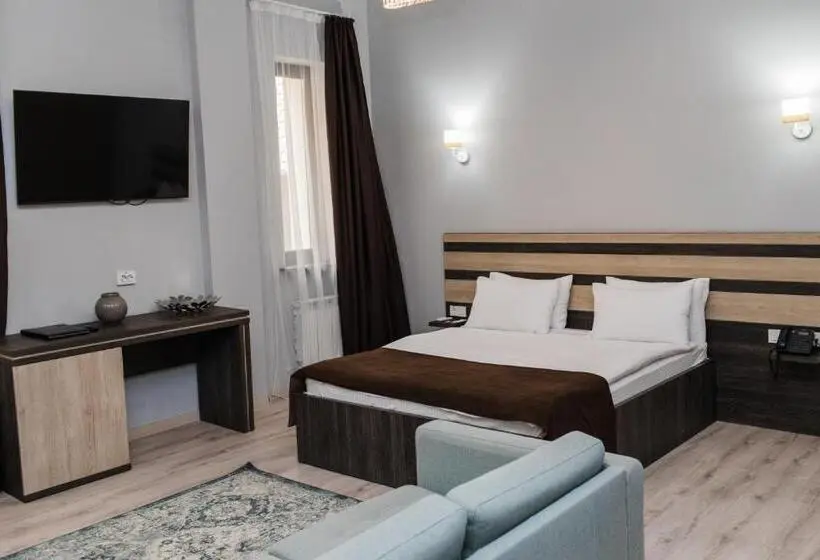 استودیوی استاندارد, Infinity Plaza Block 1