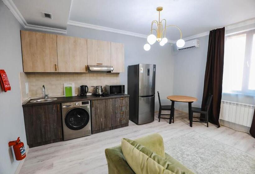 استودیوی استاندارد, Infinity Plaza Block 1