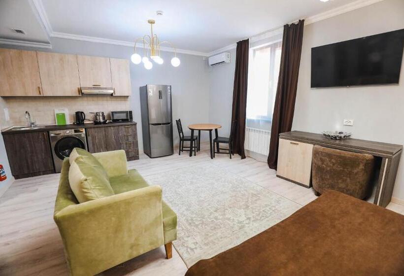 استودیوی استاندارد, Infinity Plaza Block 1