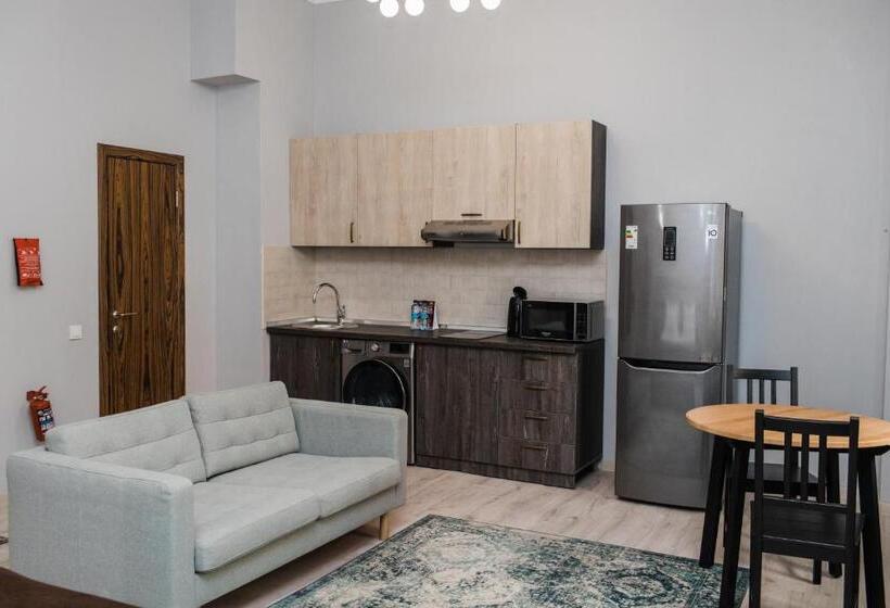 استودیوی استاندارد, Infinity Plaza Block 1