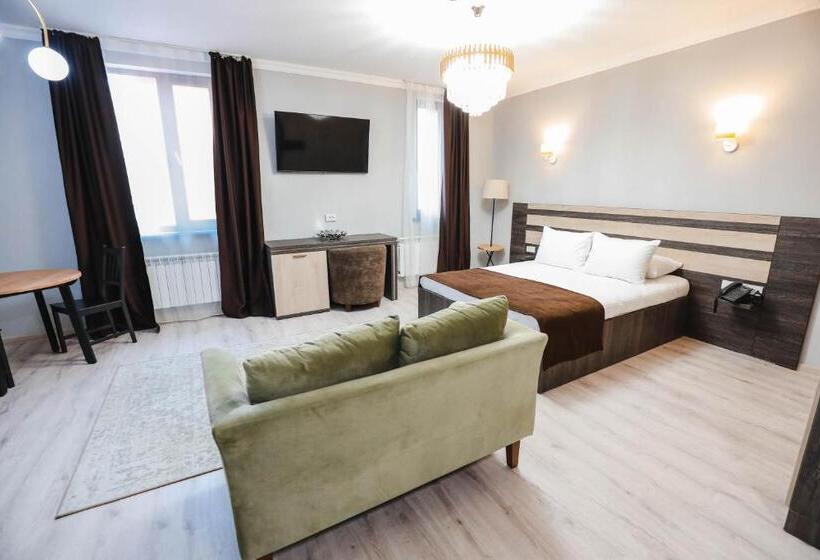 استودیوی استاندارد, Infinity Plaza Block 1