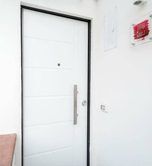 اتاق لوکس با چشمانداز دریا, Capri Marina Suite