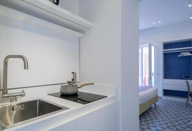 Standard Værelse m. Terrasse, Capri Marina Suite