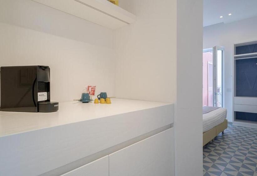 اتاق استاندارد با تراس, Capri Marina Suite