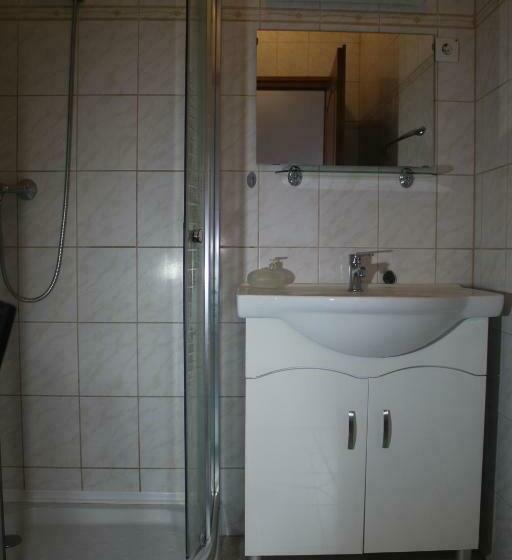 اتاق استاندارد سه نفره, Egri Csillagocska Apartman