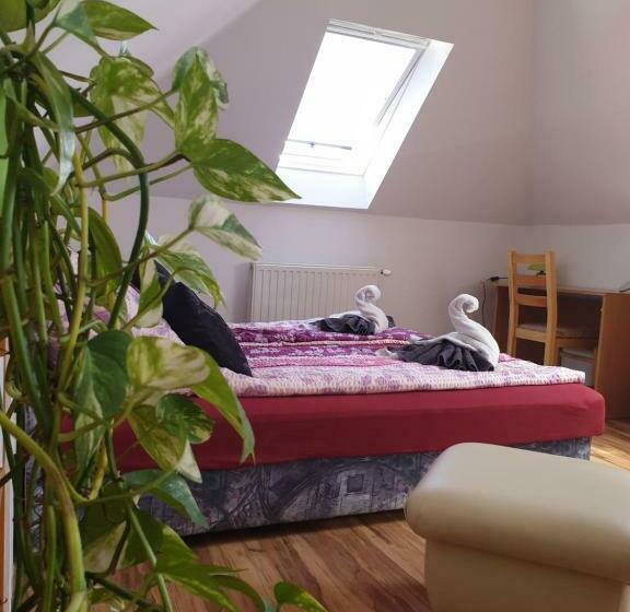 اتاق استاندارد سه نفره, Egri Csillagocska Apartman