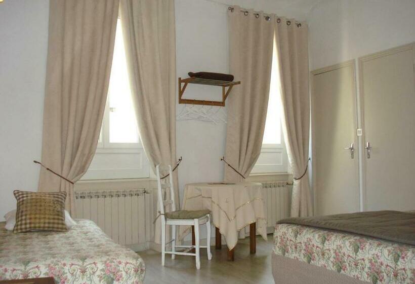 חדר סטנדרט לשלושה, Le 18 By Benson