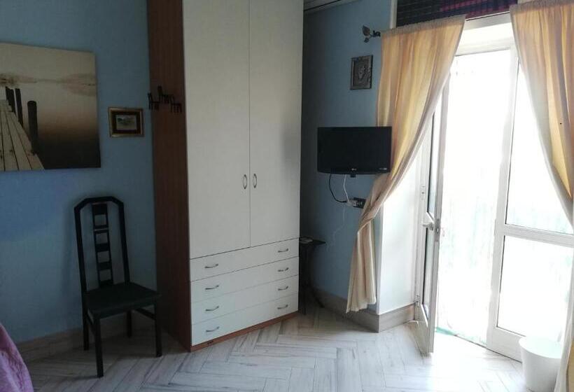 חדר סטנדרט לארבעה, Camera Sofia B&b