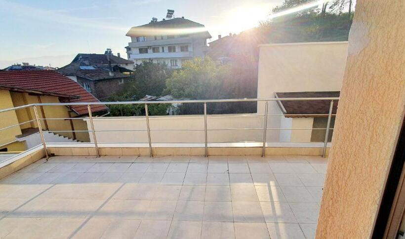 스탠다드 스튜디오, хотел дани