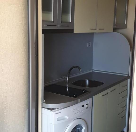 스탠다드 스튜디오, хотел дани