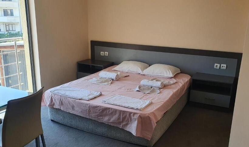 스탠다드 스튜디오, хотел дани