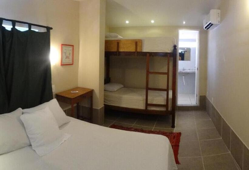 غرفة قياسية ثلاثية, Albergaria Hostel