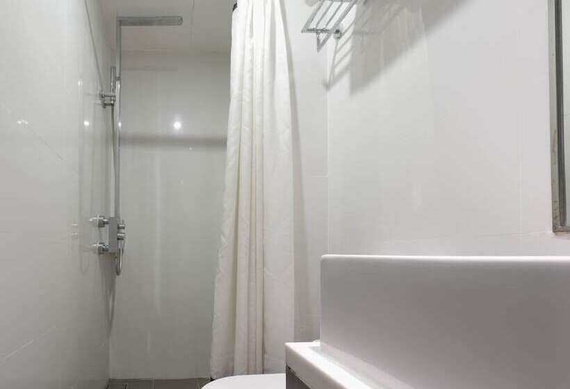 اتاق سوپریور, Amrise Hotel Kitchener