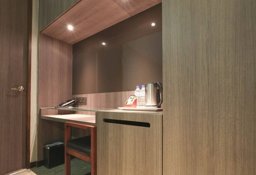 اتاق لوکس, Amrise Hotel Kitchener