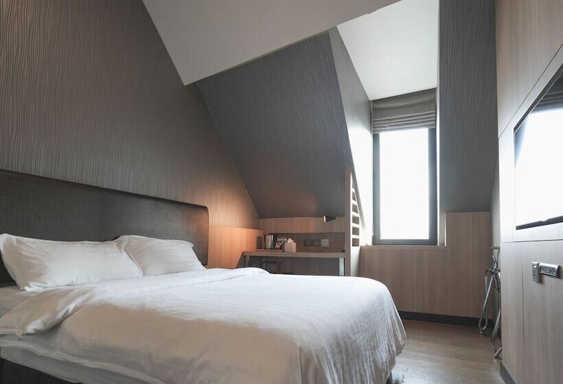 اتاق پرمیوم, Amrise Hotel Kitchener