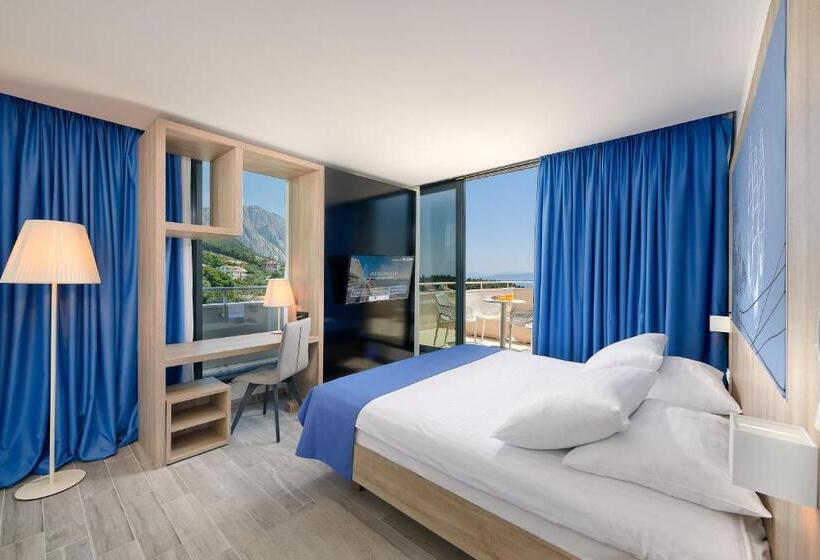 جناح سوبيريور مطل علي البحر, Medora Auri Family Beach Resort