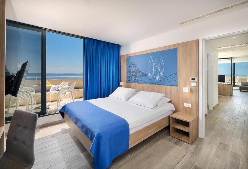 جناح سوبيريور مطل علي البحر, Medora Auri Family Beach Resort