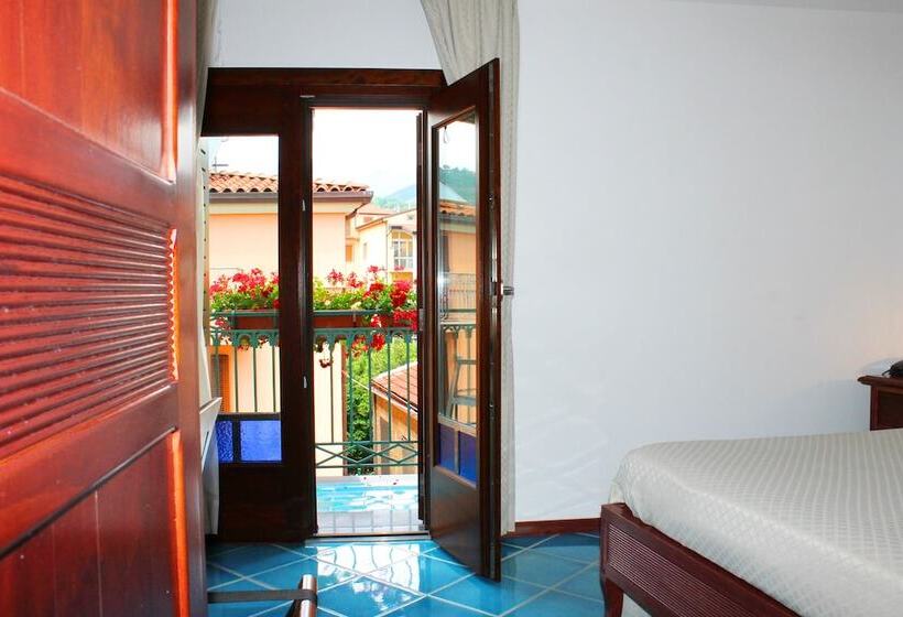 חדר אקונומי יחיד, Pisacane