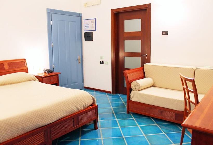 חדר קלאסי, Pisacane