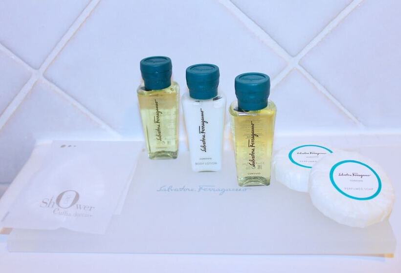 Comfort Room Side Sea View, Pisacane