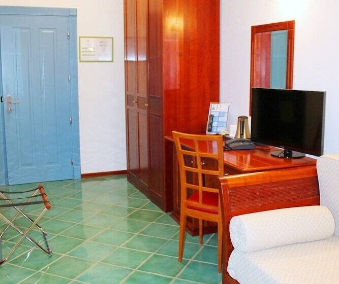 Comfort Room Side Sea View, Pisacane