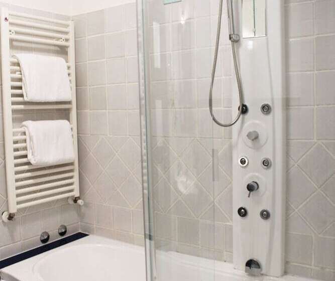 חדר דלוקס נוף לים, Pisacane