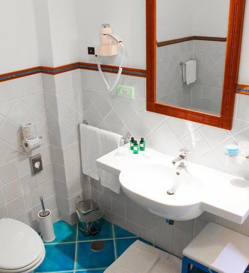 חדר סופריור, Pisacane