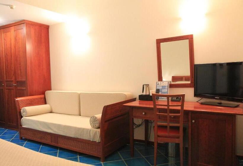 חדר סופריור, Pisacane