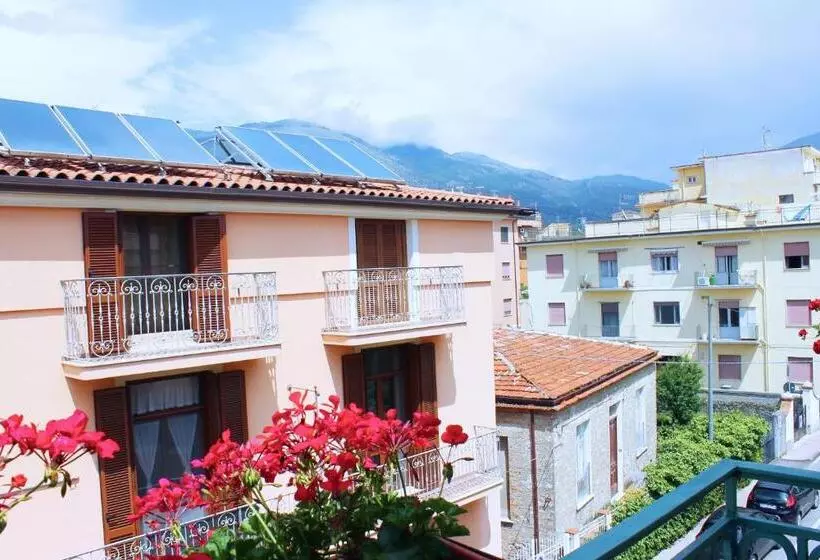 Classic-huone, Pisacane