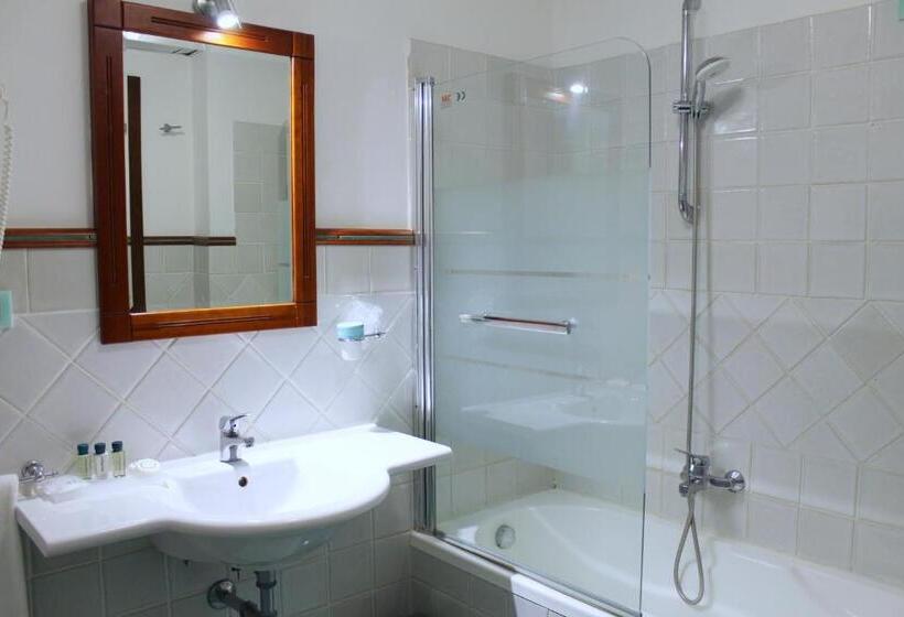 Comfort Room Side Sea View, Pisacane