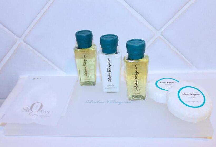 Comfort Room Side Sea View, Pisacane