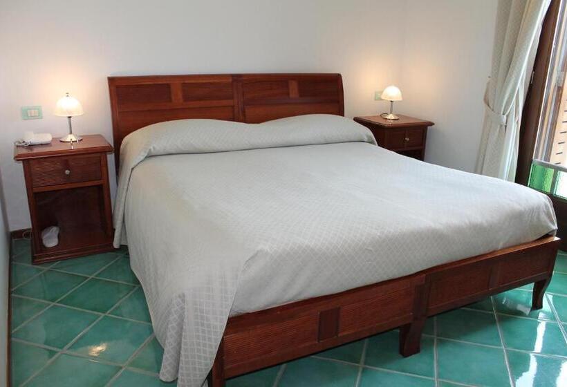 Comfort Room Side Sea View, Pisacane