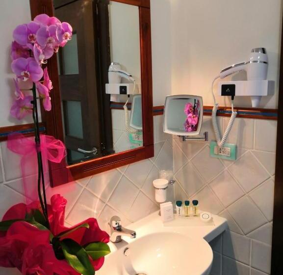 חדר דלוקס נוף לים, Pisacane