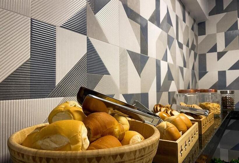 اتاق لوکس سه تخته, Pousada Mar De Luna