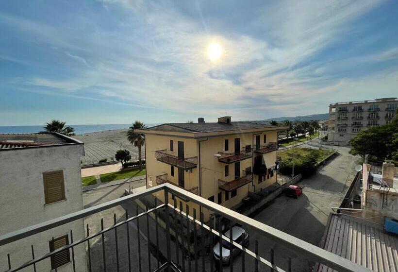 Номер Deluxe Вид на Море с Балконом, B&b Wind Resort