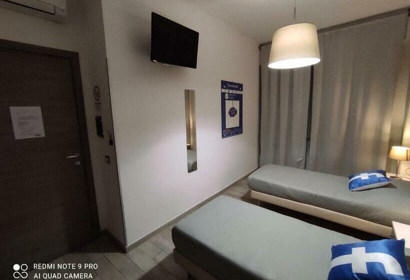 اتاق استاندارد, Guest House Web Room