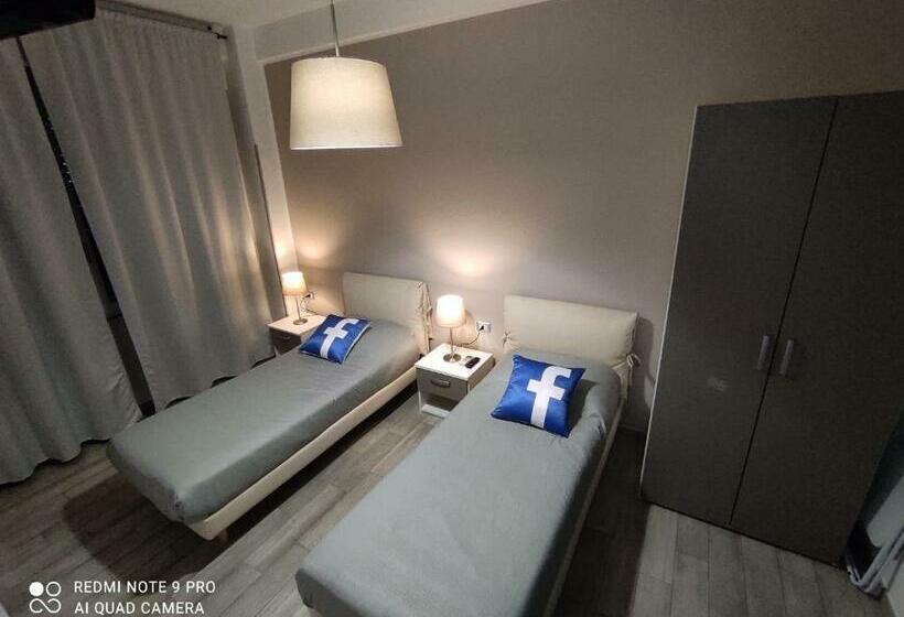 اتاق استاندارد, Guest House Web Room