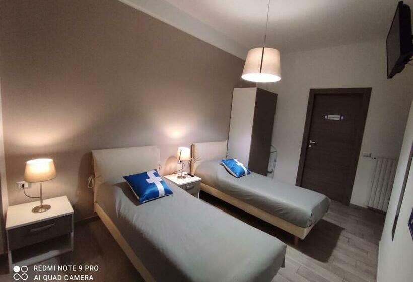 اتاق استاندارد, Guest House Web Room