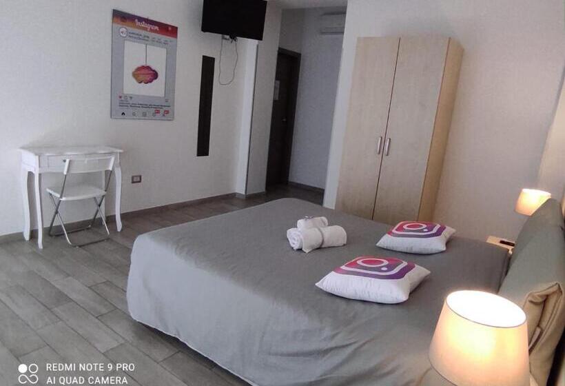 اتاق استاندارد با تخت بزرگ, Guest House Web Room