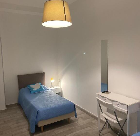 اتاق استاندارد, Guest House Web Room