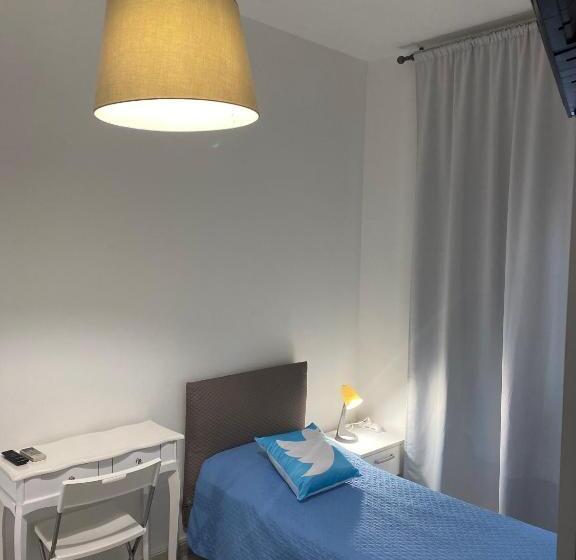 اتاق استاندارد, Guest House Web Room